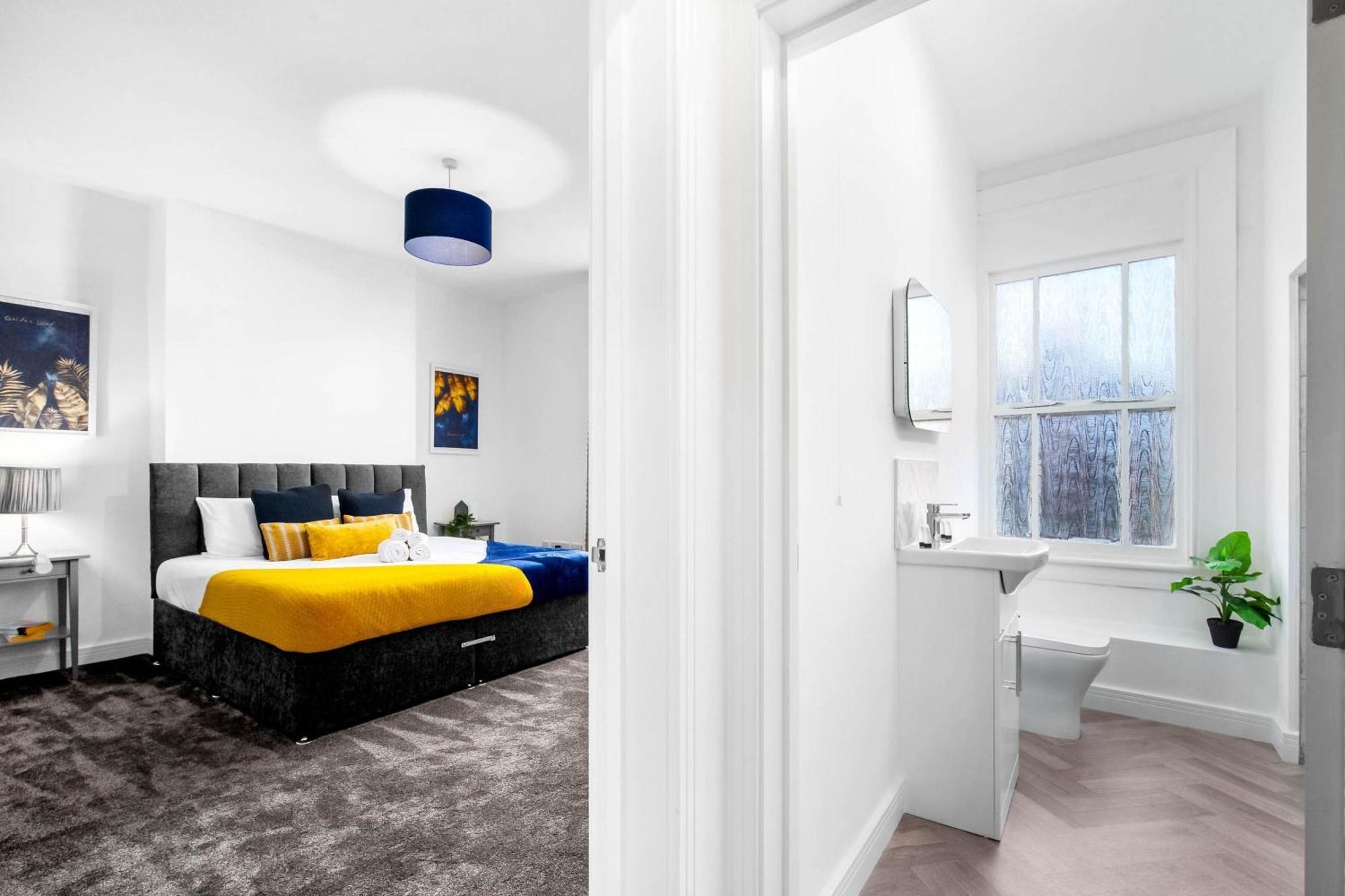 Large Modern Apartment - High-Speed Wifi - Netflix - Street Parking 3Br Birmingham Dış mekan fotoğraf